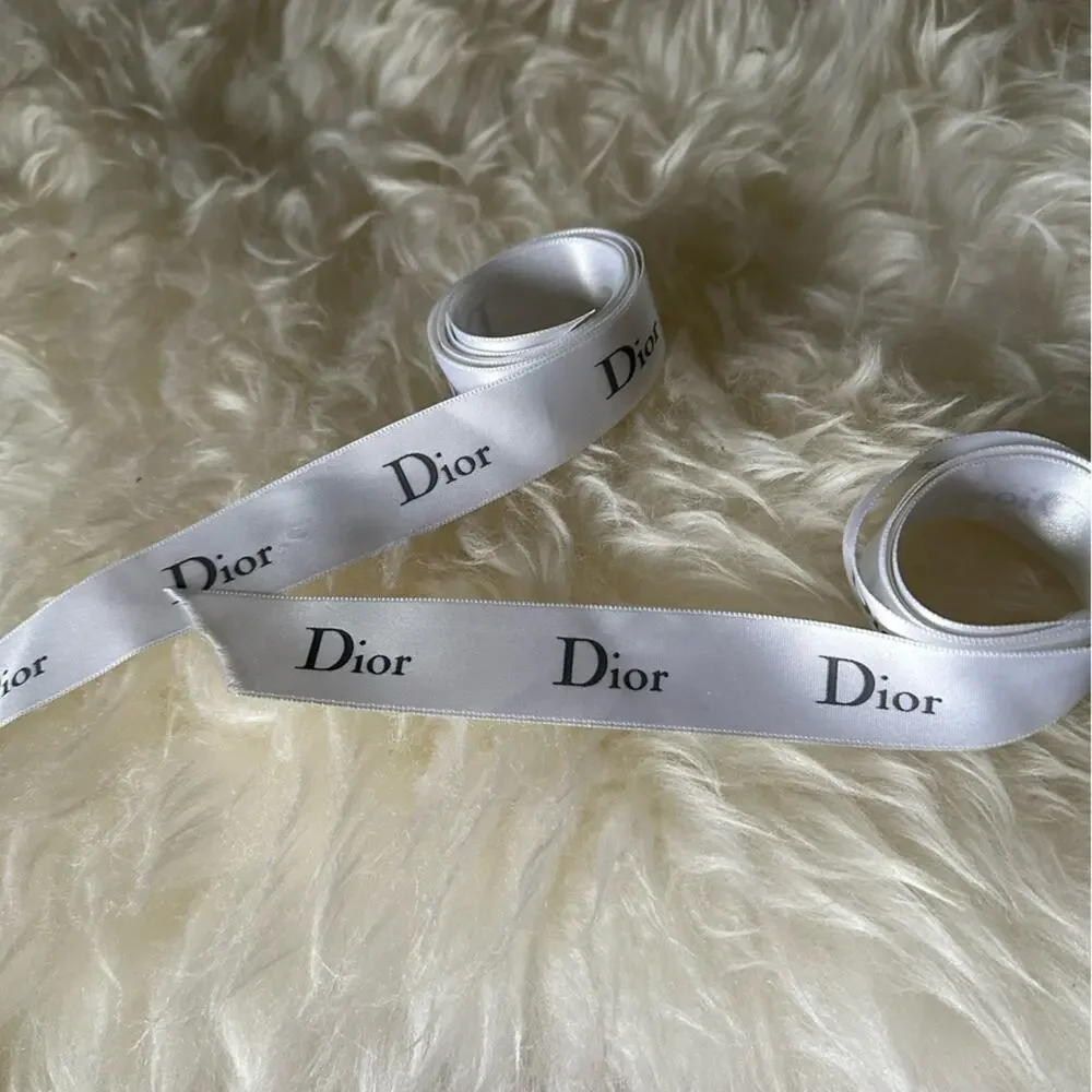 Dior White Ribbon - Picture 2 of 7